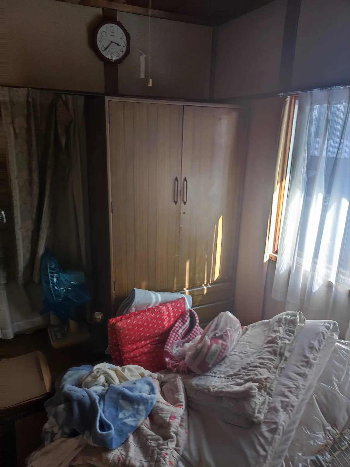 遺品整理の現場(作業前の室内)